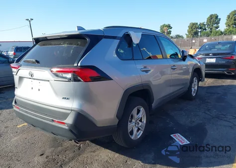 2019 Toyota Rav4 Xle z USA, uszkodzony, nr VIN 2T3W1RFV7KW025202